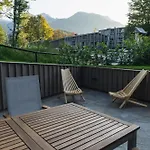 With Excellent Location 博希尼