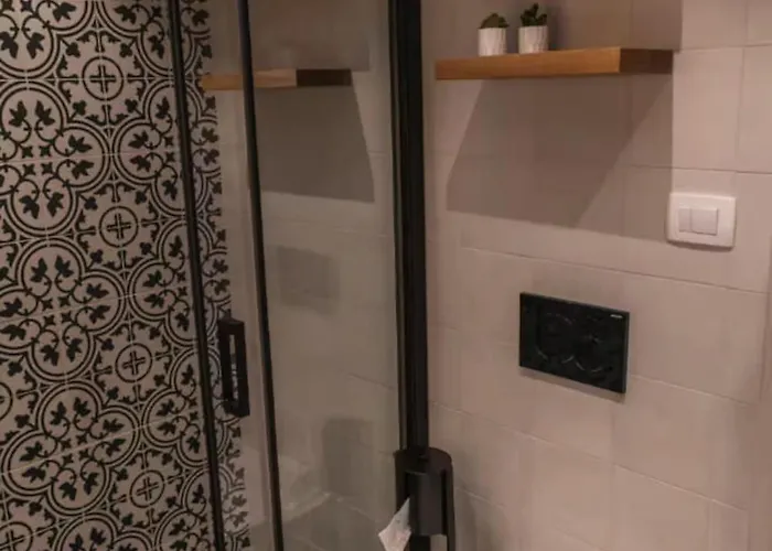 With Excellent Location アパート *