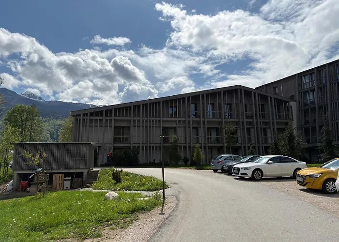 With Excellent Location アパート